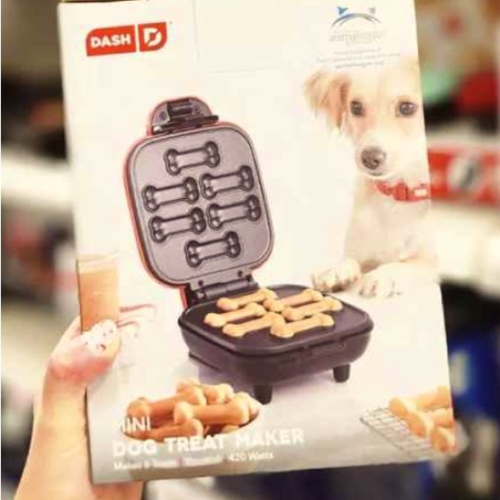 Dash Mini Dog Treat Maker-Red